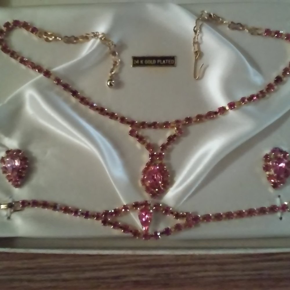 Vintage 24K Gold Plated Pink Rhinestone Jewelry Set Perfect Cond